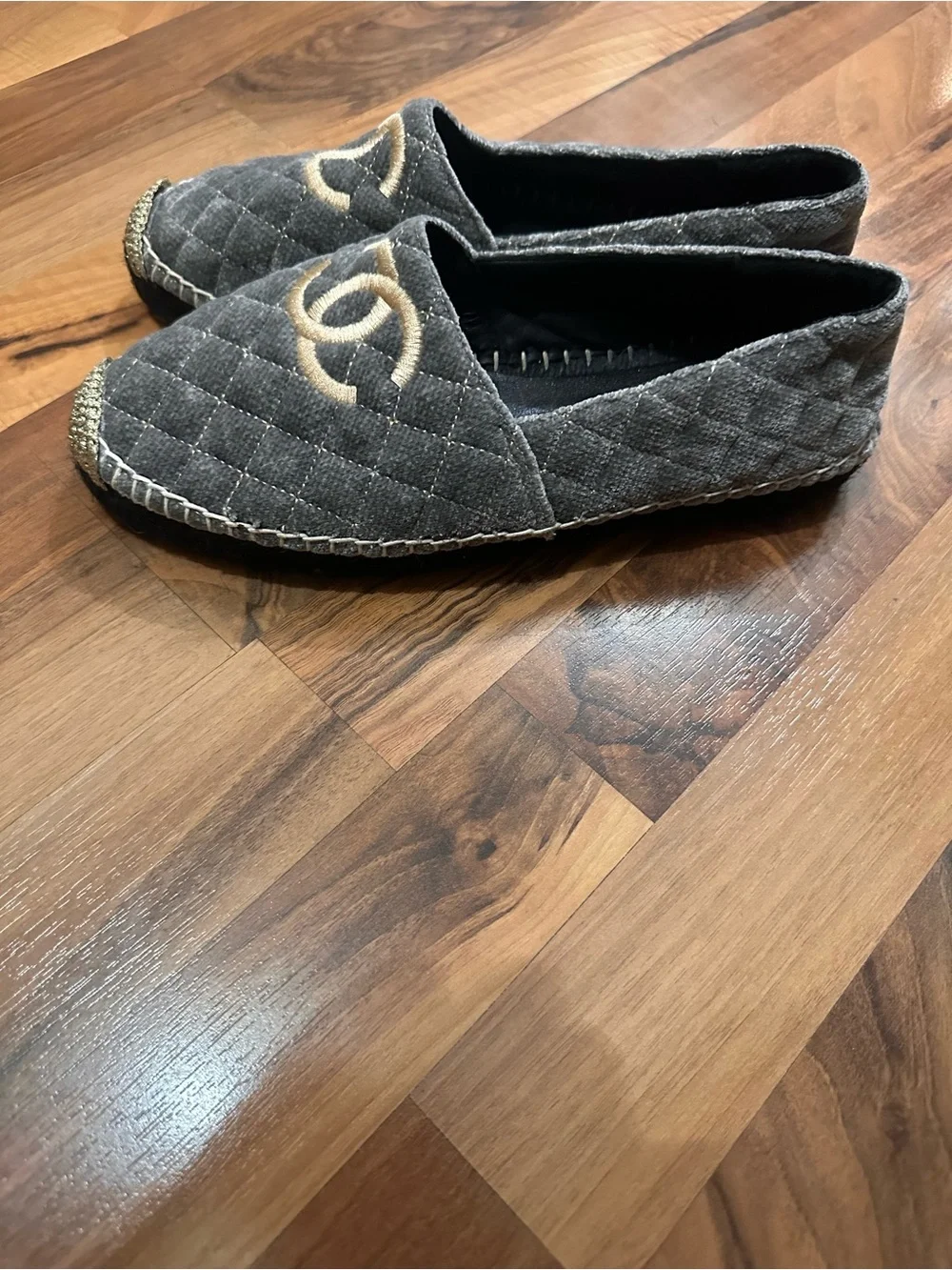 Comfy Quilted Gray Velvet Espadrilles with Gold CC Embroidery Unbranded